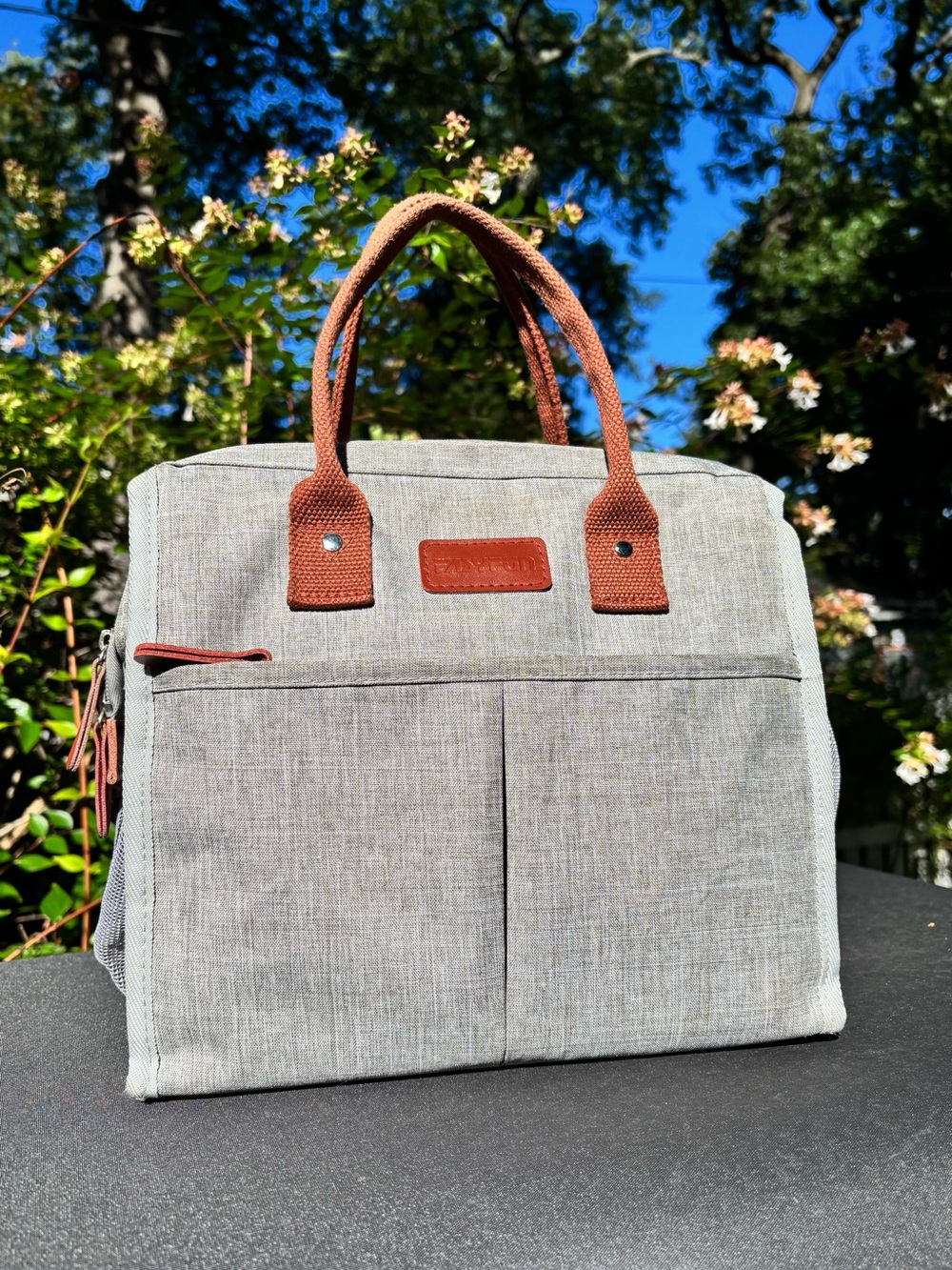 Insulated Lunch Tote Bag with Brown Handles by Easyfun.